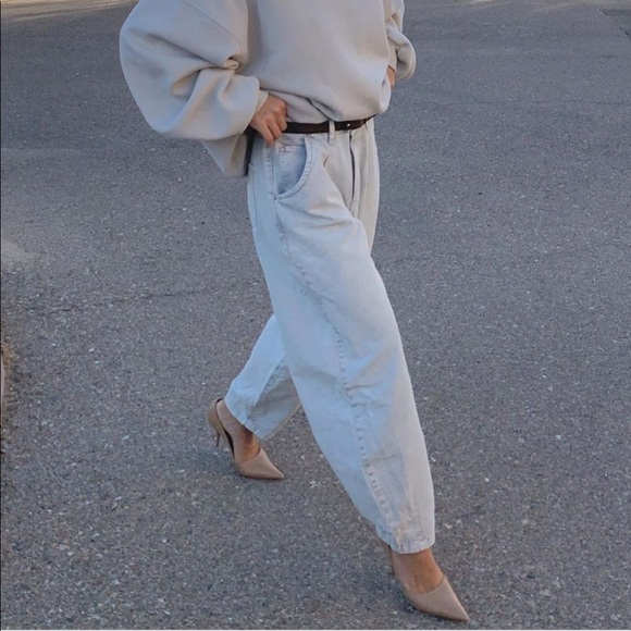 Zara High-Waisted Slouchy Jean - Picture 1 of 10